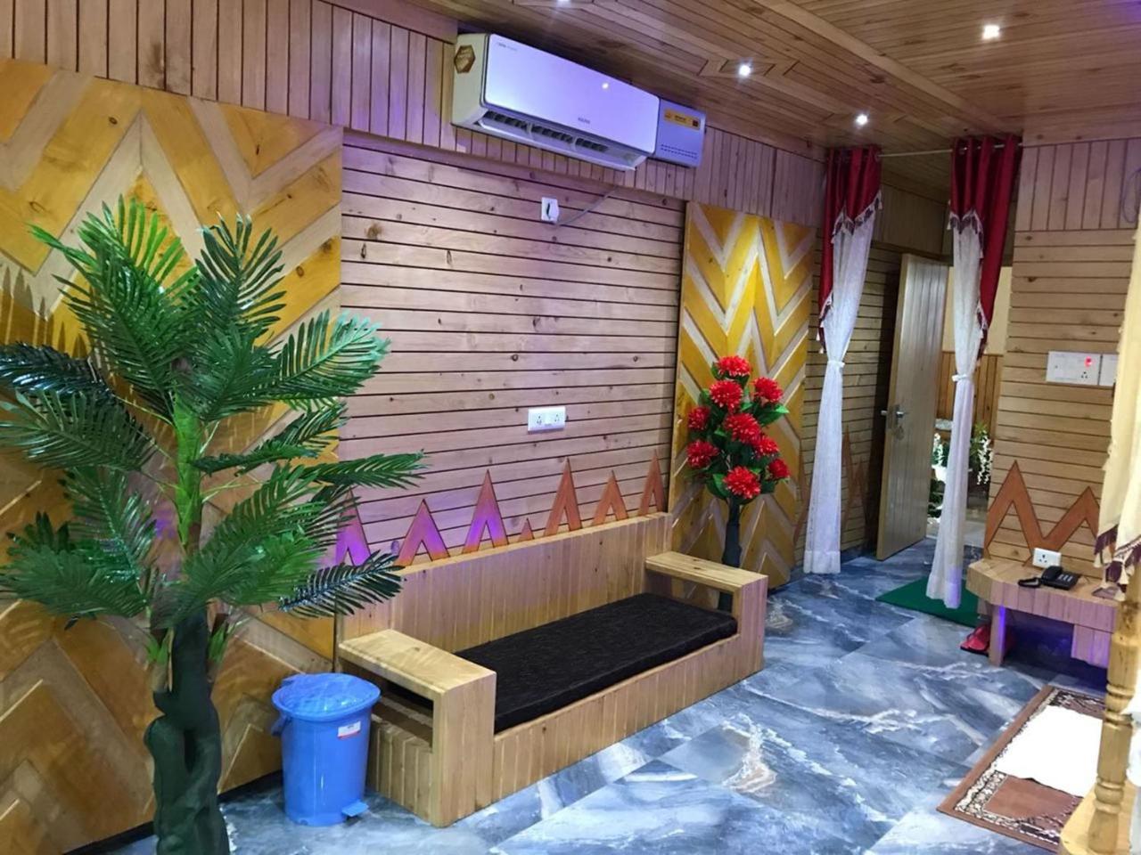Oyo 37525 Hotel Mall Palace Pithorāgarh Exteriér fotografie