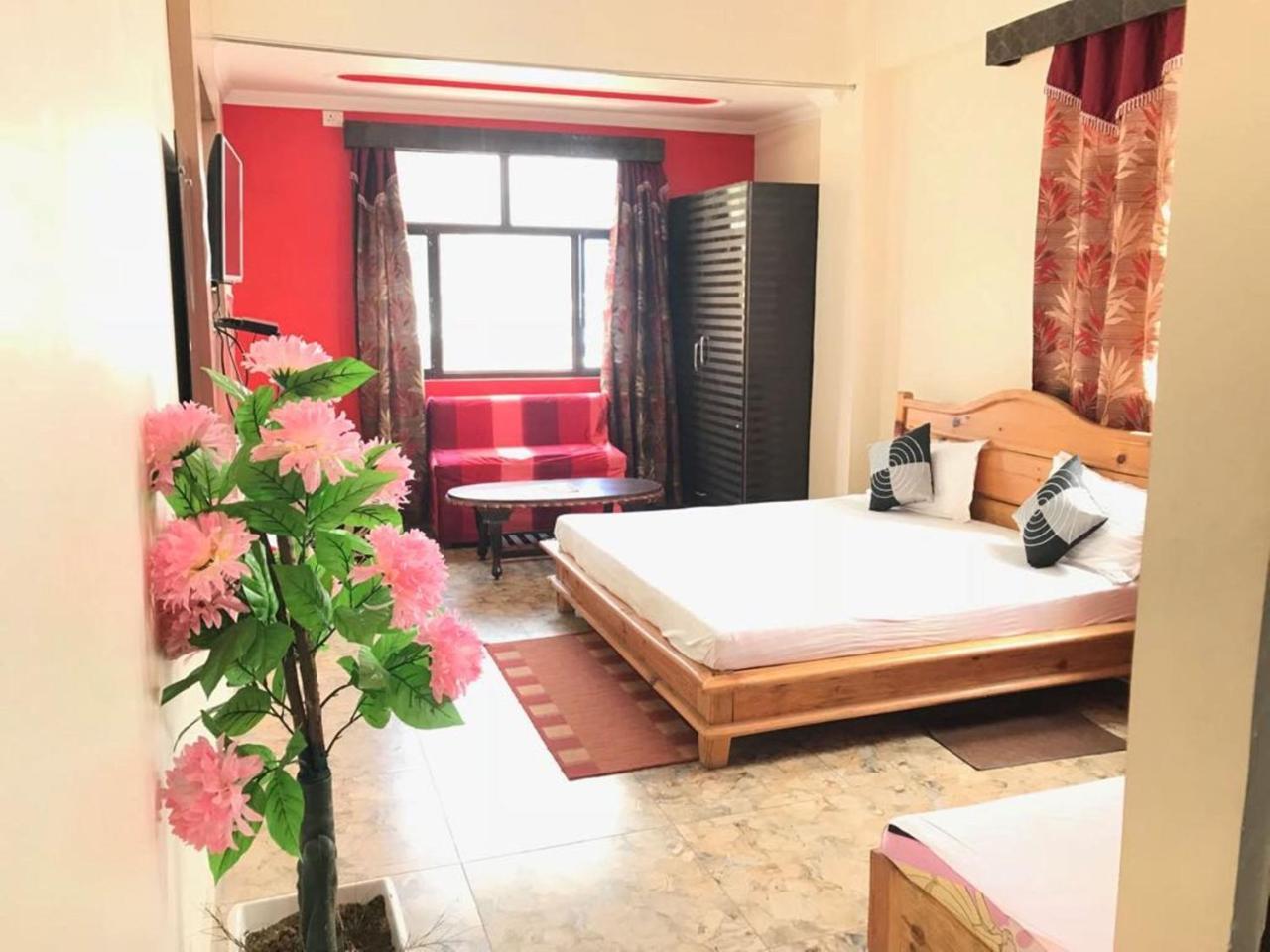 Oyo 37525 Hotel Mall Palace Pithorāgarh Exteriér fotografie