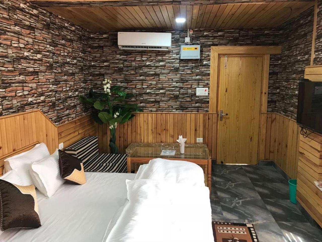 Oyo 37525 Hotel Mall Palace Pithorāgarh Exteriér fotografie