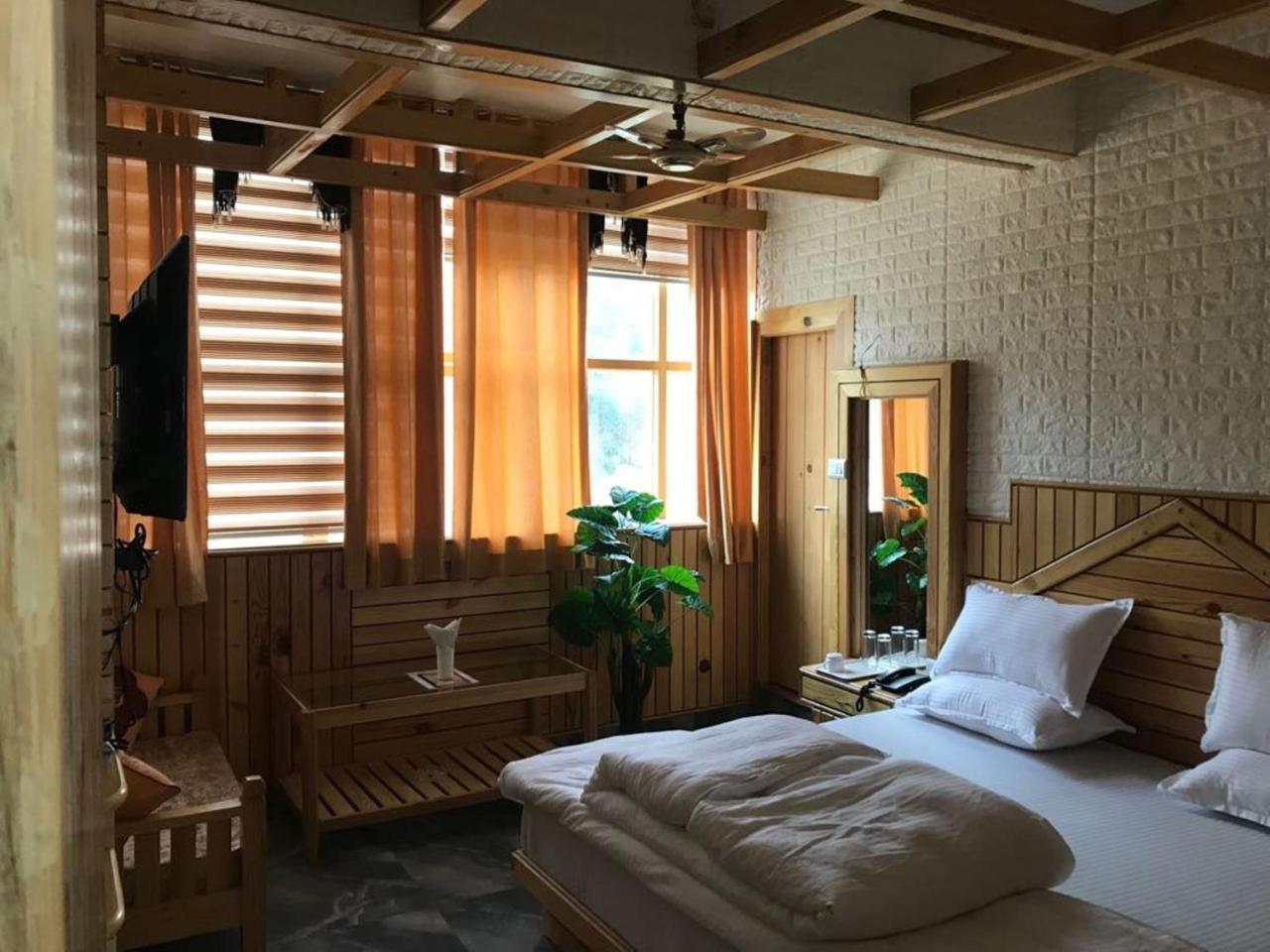 Oyo 37525 Hotel Mall Palace Pithorāgarh Exteriér fotografie