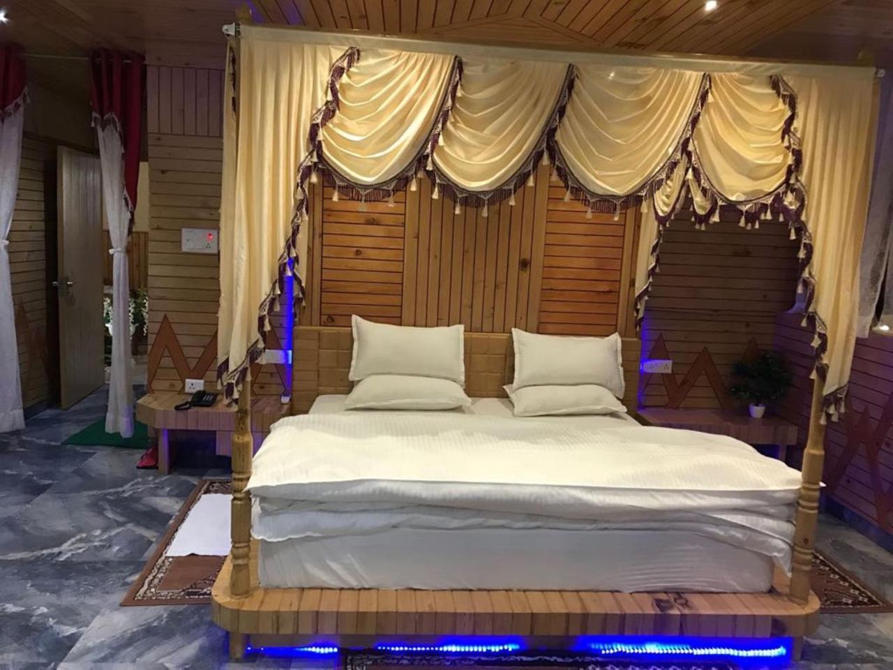 Oyo 37525 Hotel Mall Palace Pithorāgarh Exteriér fotografie